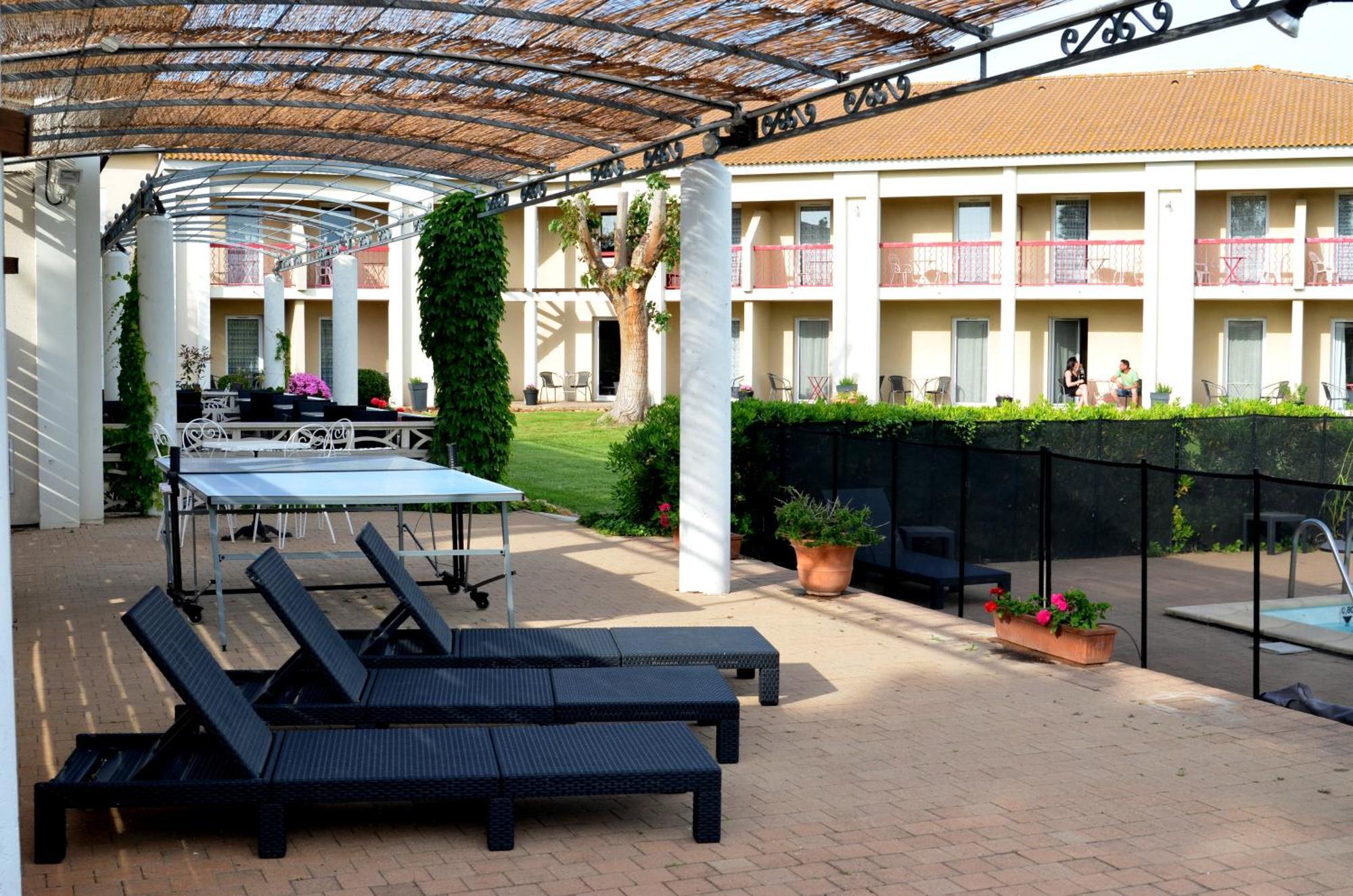Hotel Le Mas Des Ponts D'Арль Экстерьер фото