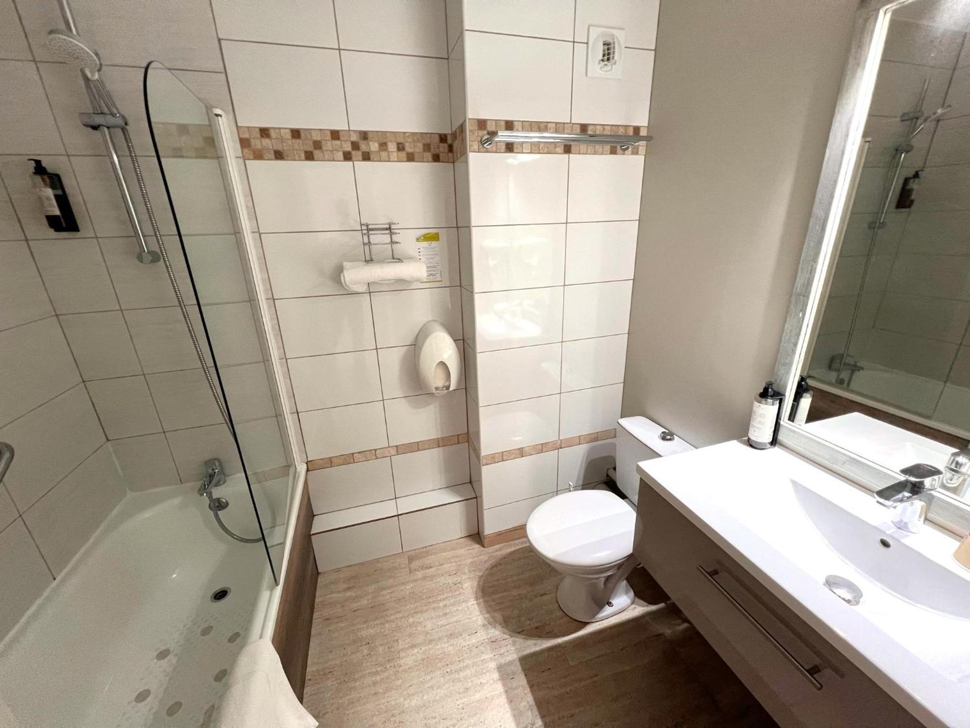 Hotel Le Mas Des Ponts D'Арль Номер фото