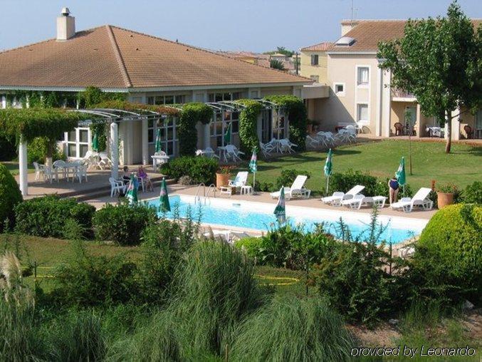 Hotel Le Mas Des Ponts D'Арль Экстерьер фото